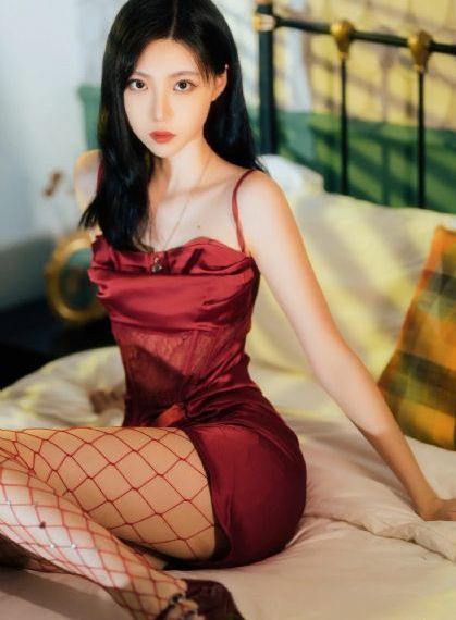 衣袖红镶边